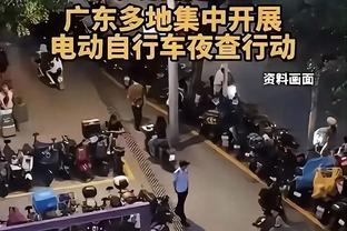 队记：湖人已将注意力转向买断市场 今夏将用3首轮追球星